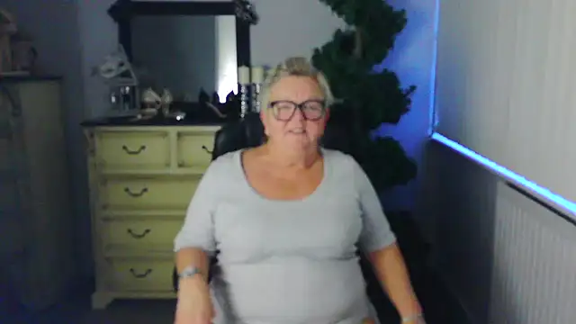 BridgetBlueEyes Chat XXX live