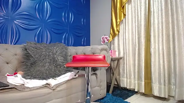 Chat +18 de JolieDuvalle ao vivo