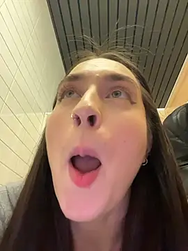 Holly_Play Chat XXX live