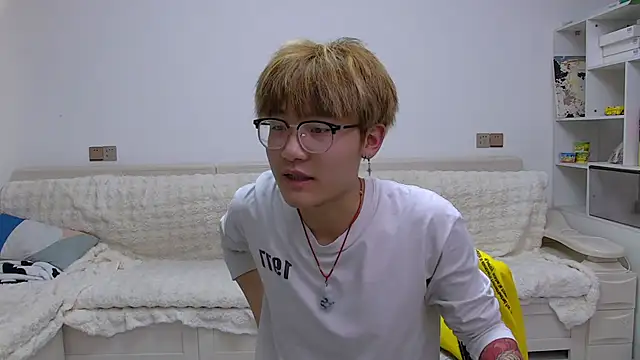 KK-cuteboyn Live XXX chat