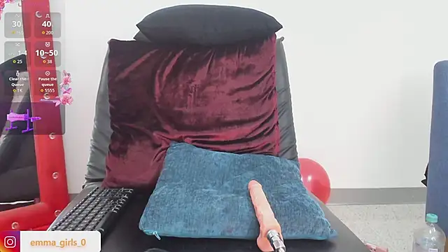 XXX chat uživo modela emmagirl0