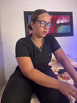 Kira_Spiicy Chat XXX live