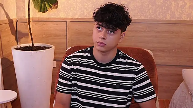 Ethan_occonor লাইভ XXX চ্যাট