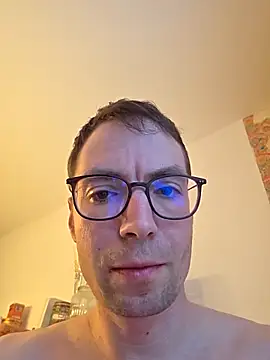 Chatroom XXX en direct de Schnubby1