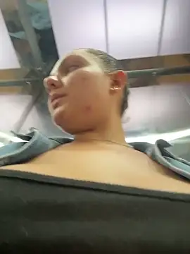 Eva_stark10 Adlı Modelin Canlı XXX Sohbeti