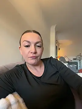 XXX chat uživo modela callmegoddessx