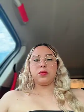 Irisweet_ élő XXX-chatje