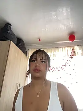 Chat +18 de katthyasmitth ao vivo