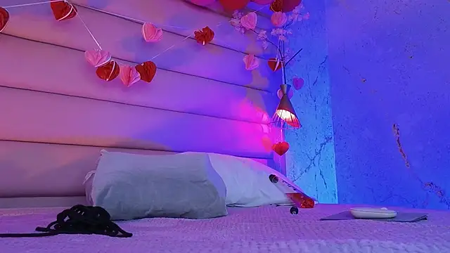 Evangelyne_1 Adlı Modelin Canlı XXX Sohbeti