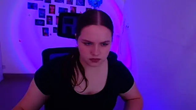 Kitty_Mia_Kitty Chat XXX in diretta