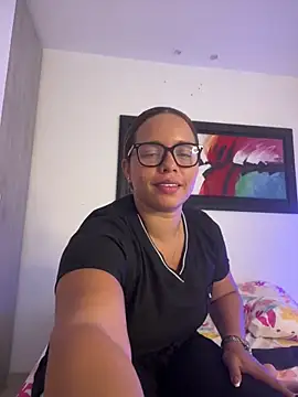 Kira_Spiicy Chat XXX in diretta