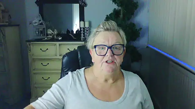 BridgetBlueEyes' Webcam Show