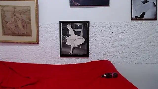 JulianaLopera1's Live XXX Chat