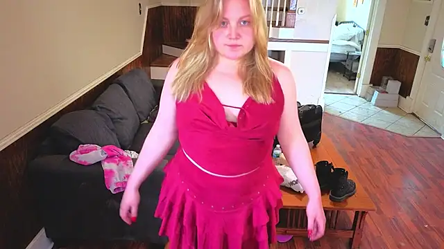 Show modela PhatAssBlond na web-kameri