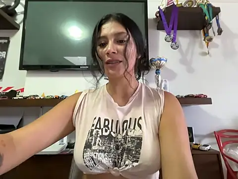 kinky_mila@xh Adlı Modelin Canlı XXX Sohbeti