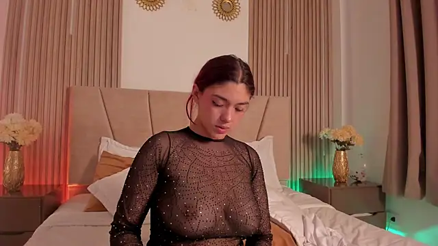 Chat +18 de Victoria_Beaumont ao vivo