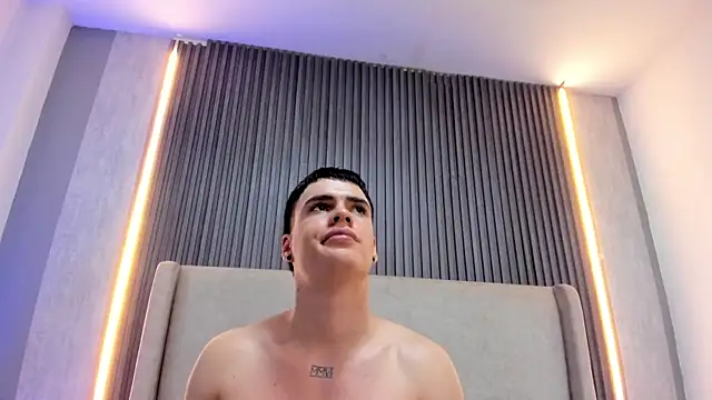 XXX chat uživo modela BenitoSaenz