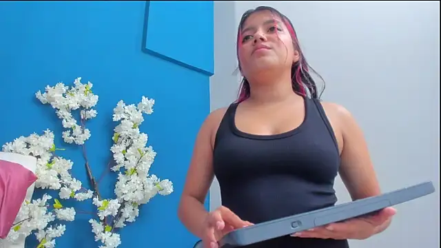 Chat +18 de letty_straus ao vivo