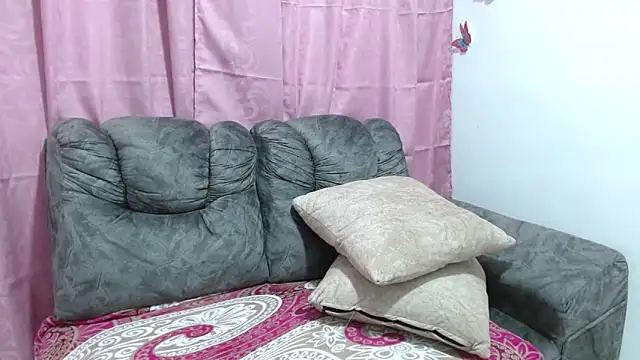 XXX chat uživo modela Rebecca_Milf