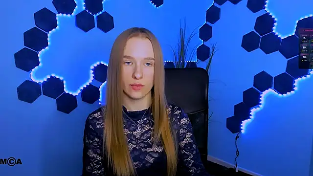 doll_vey élő XXX-chatje