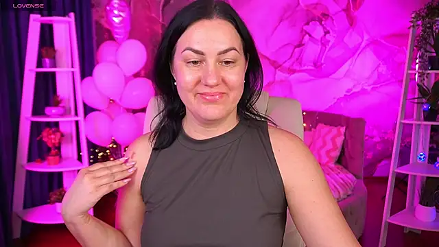 VelvetLuck live XXX chat