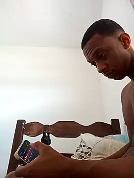 Chat +18 de Pretinhoo25 ao vivo