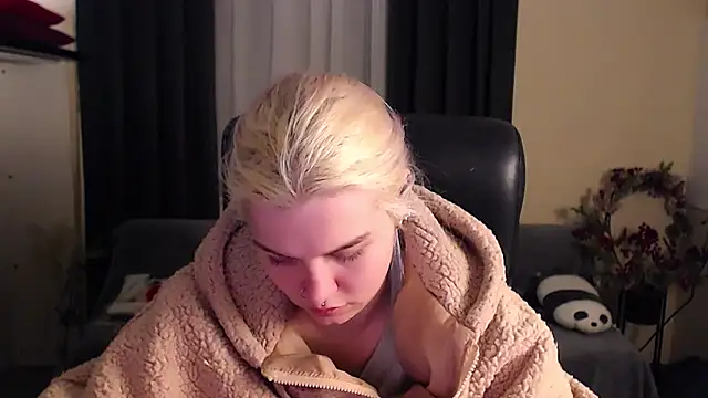 XXX chat uživo modela Hot_Blonda