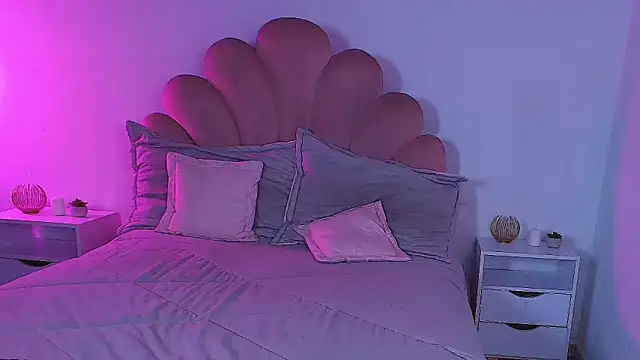 MiaColucci18 Chat XXX in diretta