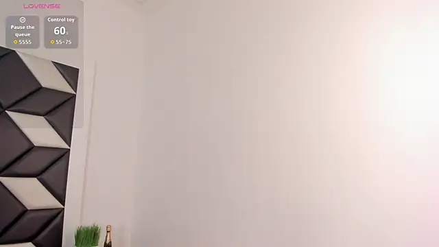 XXX chat uživo modela SharonMartini