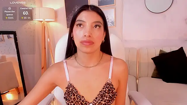 Tiffany_Low élő XXX-chatje