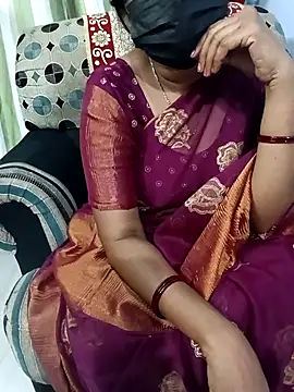 Tinarosy13 Adlı Modelin Web Kamerası Şovu