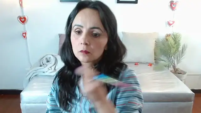 Juliana__lx Adlı Modelin Canlı XXX Sohbeti