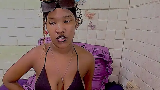 EroticSexyPrada – Live XXX-chat