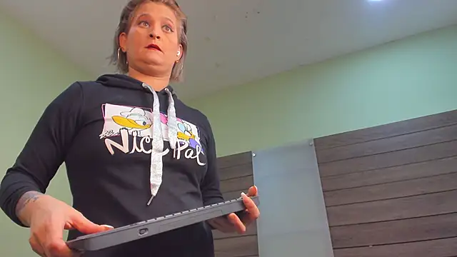 Hadde_multisquirtのライブXXXチャット