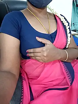 Pokazy przed kamerką – Tamil-hotwife