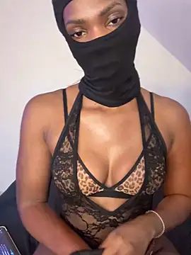 KiaraAmara 现场XXX聊天