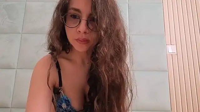 RosaDream's Live XXX Chat