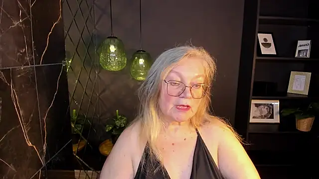 Show modela NataliMellow na web-kameri