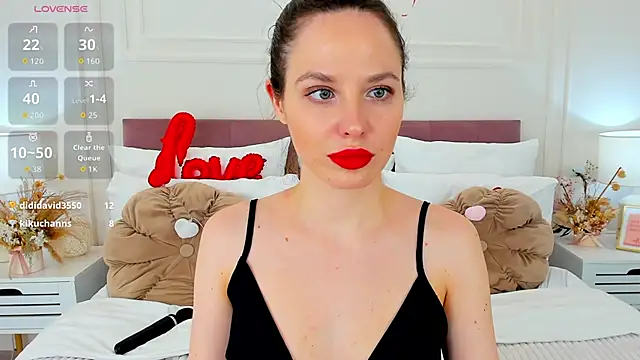 MonaRicci: онлайн-секс-чат