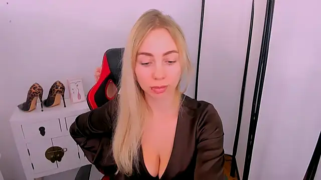 Chat +18 de MargaritaRose ao vivo