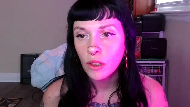 Marcelinegoddess Chat XXX in diretta