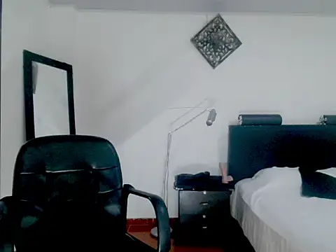 Hanna-33 Chat XXX in diretta