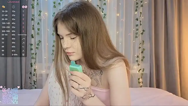 Chat +18 de CarolinePepper ao vivo