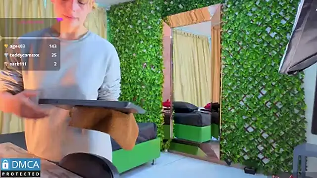 Онлайн чат XXX nena_cupcake_