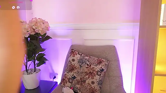 แชท XXX สดของ MilaCrave