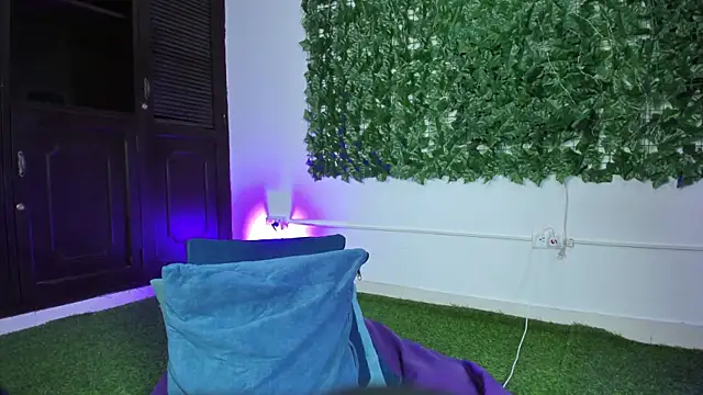 Chat XXX en directo de BellaRoux1