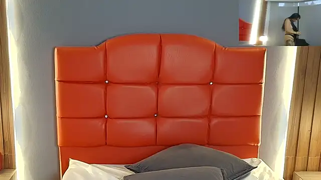 แชท XXX สดของ LiaMonroee_