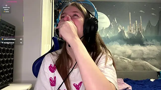 Онлайн чат XXX Elira_Breeze