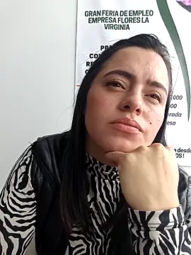 ALEJA__22 Adlı Modelin Canlı XXX Sohbeti