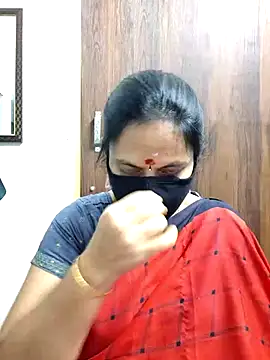 Show modela Queen-Neha na web-kameri